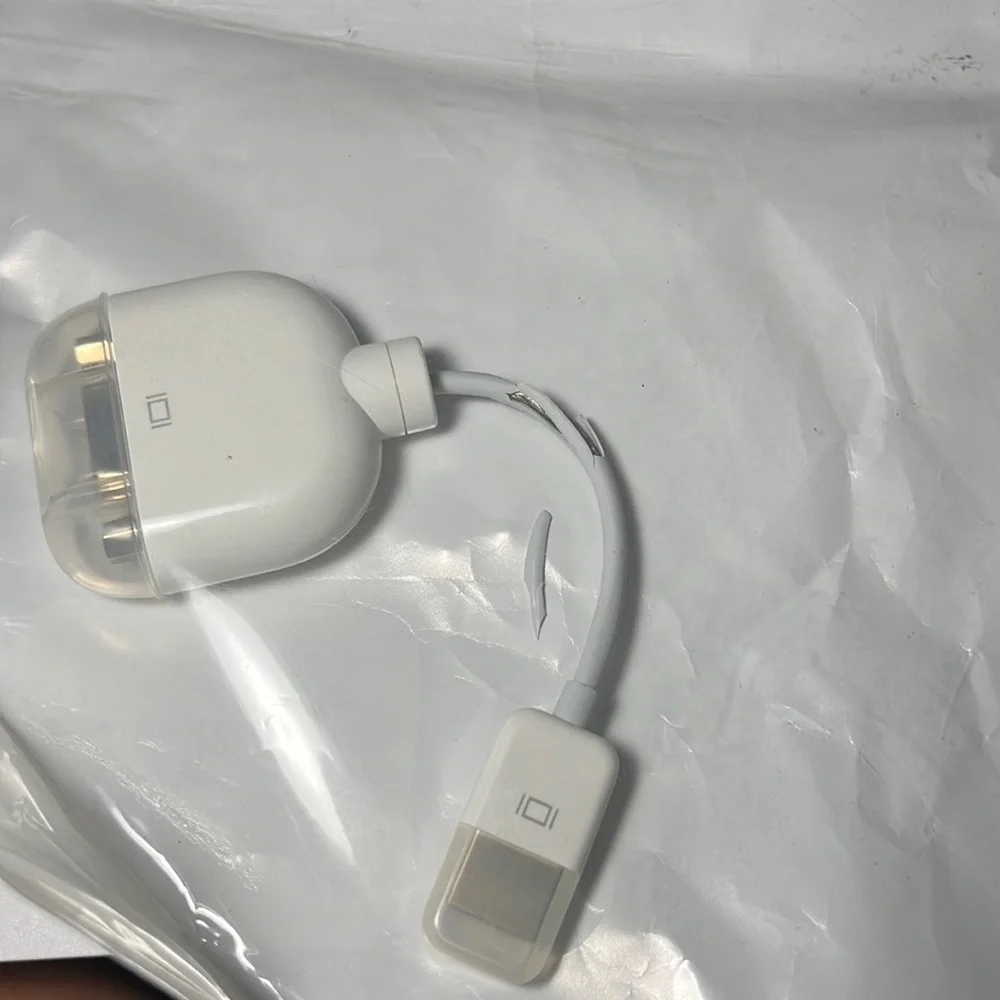Apple MacBook Air Micro DVI to VGA Adapter New in Bag sealed